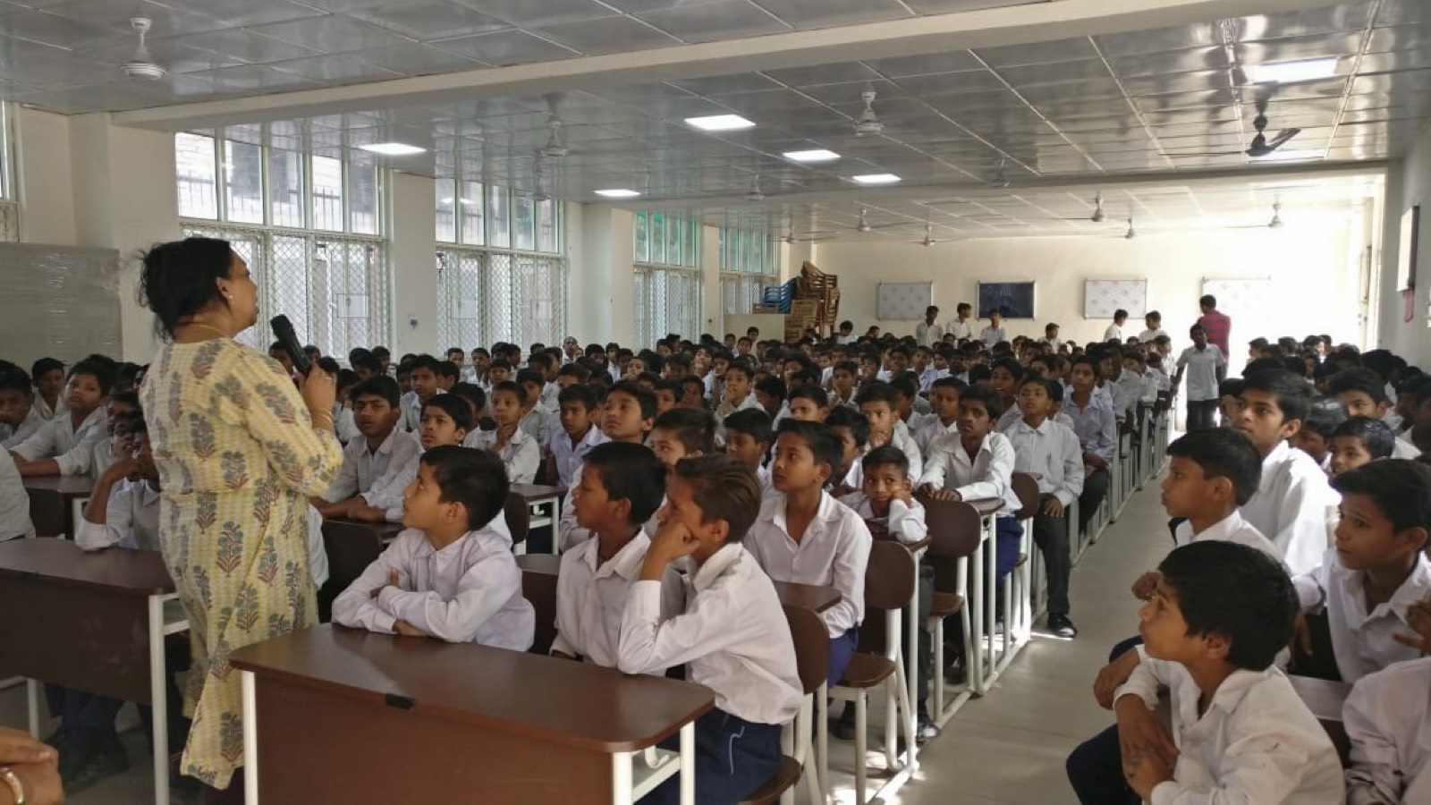 Students at a HOPE session