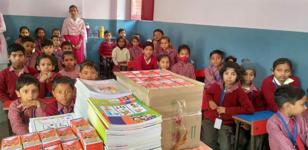 Books distribution_Maheshwari School